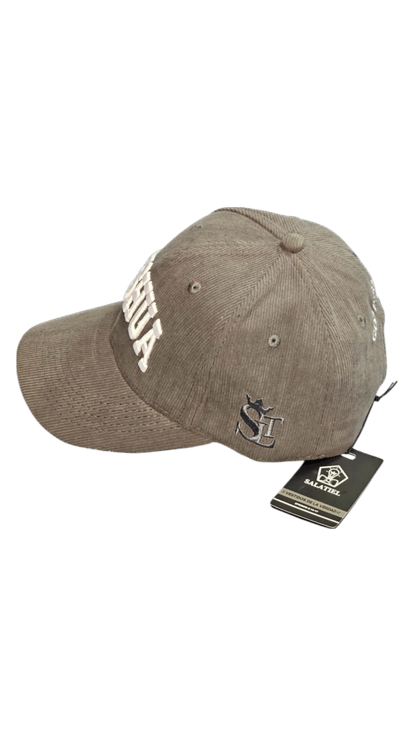 Gorra Caqui YESHUA – Bordado Blanco