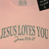Sudadera JESUS LOVES YOU rosa