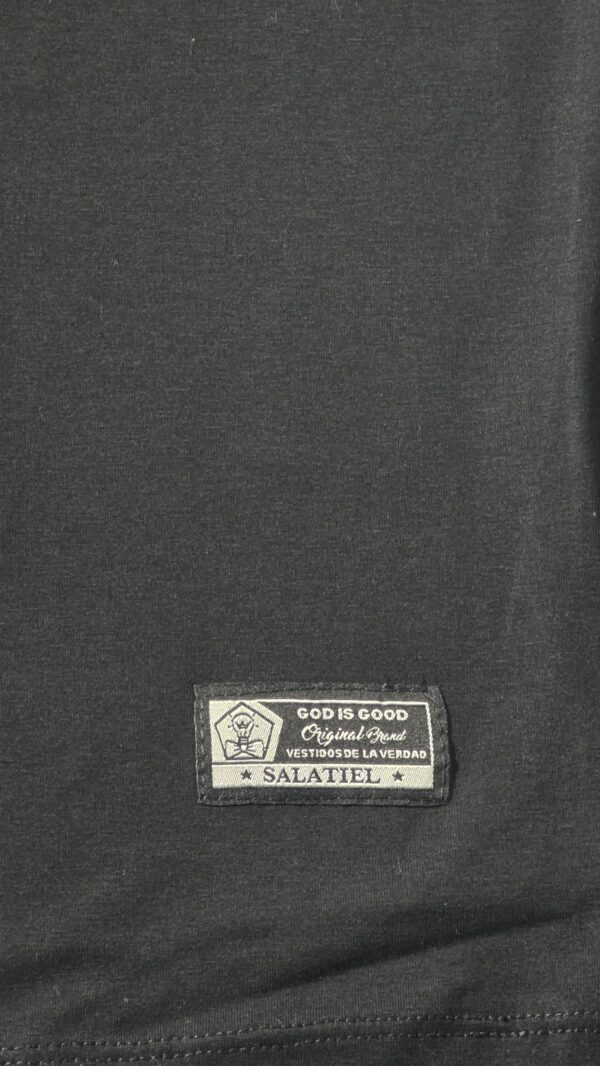 Camisa negra PORTADOR DE FUEGO