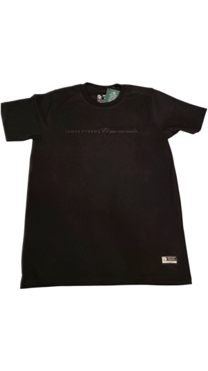Camisa negra JAMAS DUERME el que me cuida